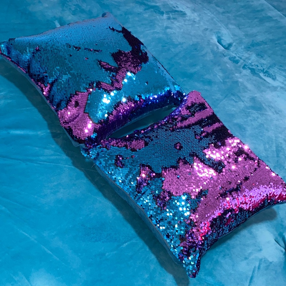 Sequin Pillow Set